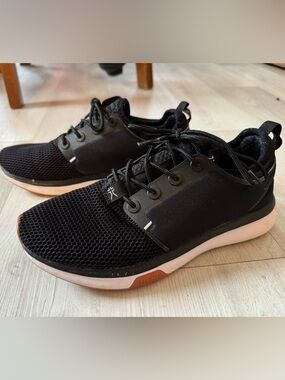 Kuru Atom Casual Athletic Sneakers